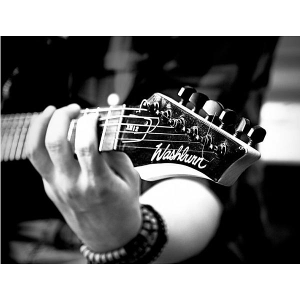 Impresso em Tela para Quadros Instrumento Musical Afinando Cordas da Guitarra - Afic2690